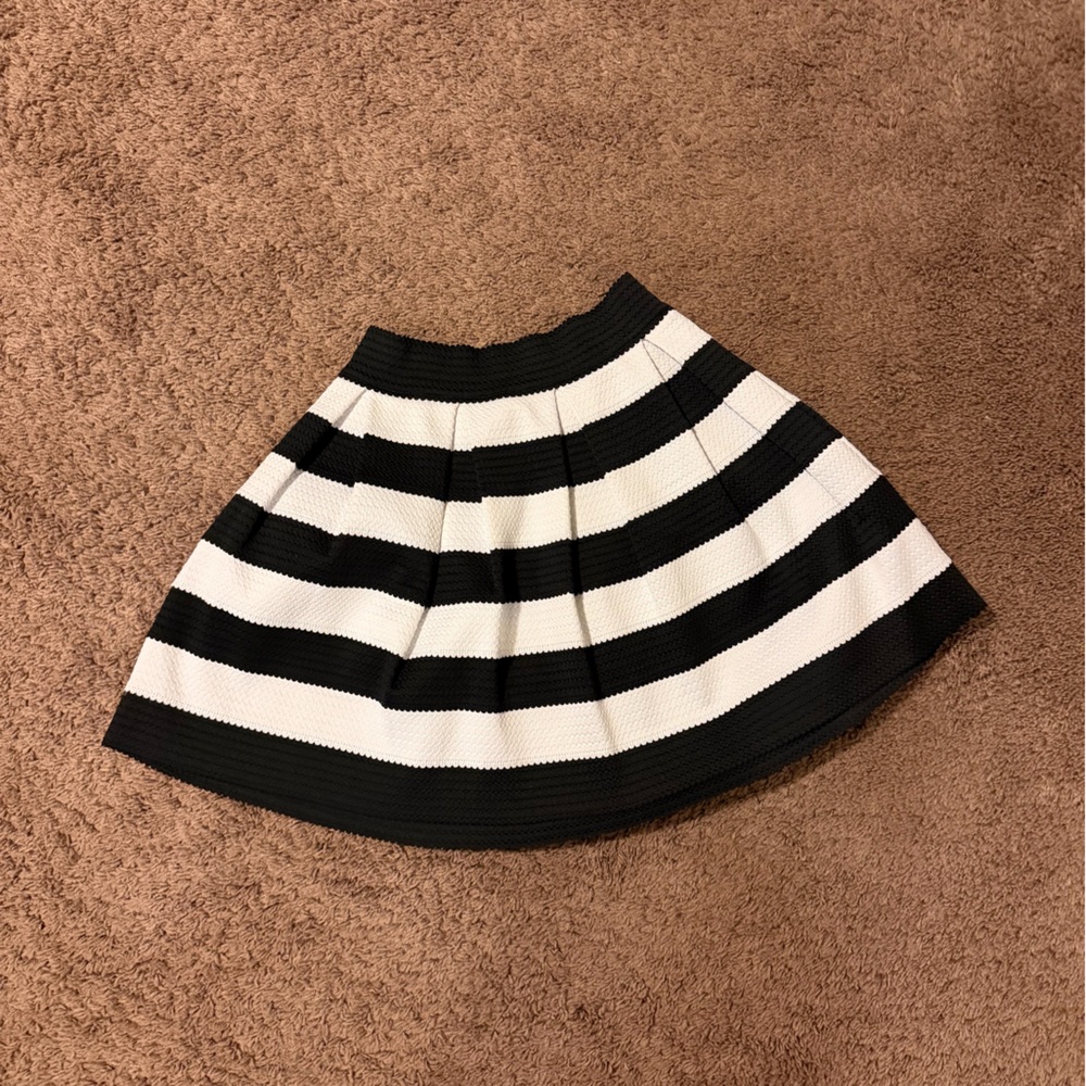 Express Textured Black and White Garment
